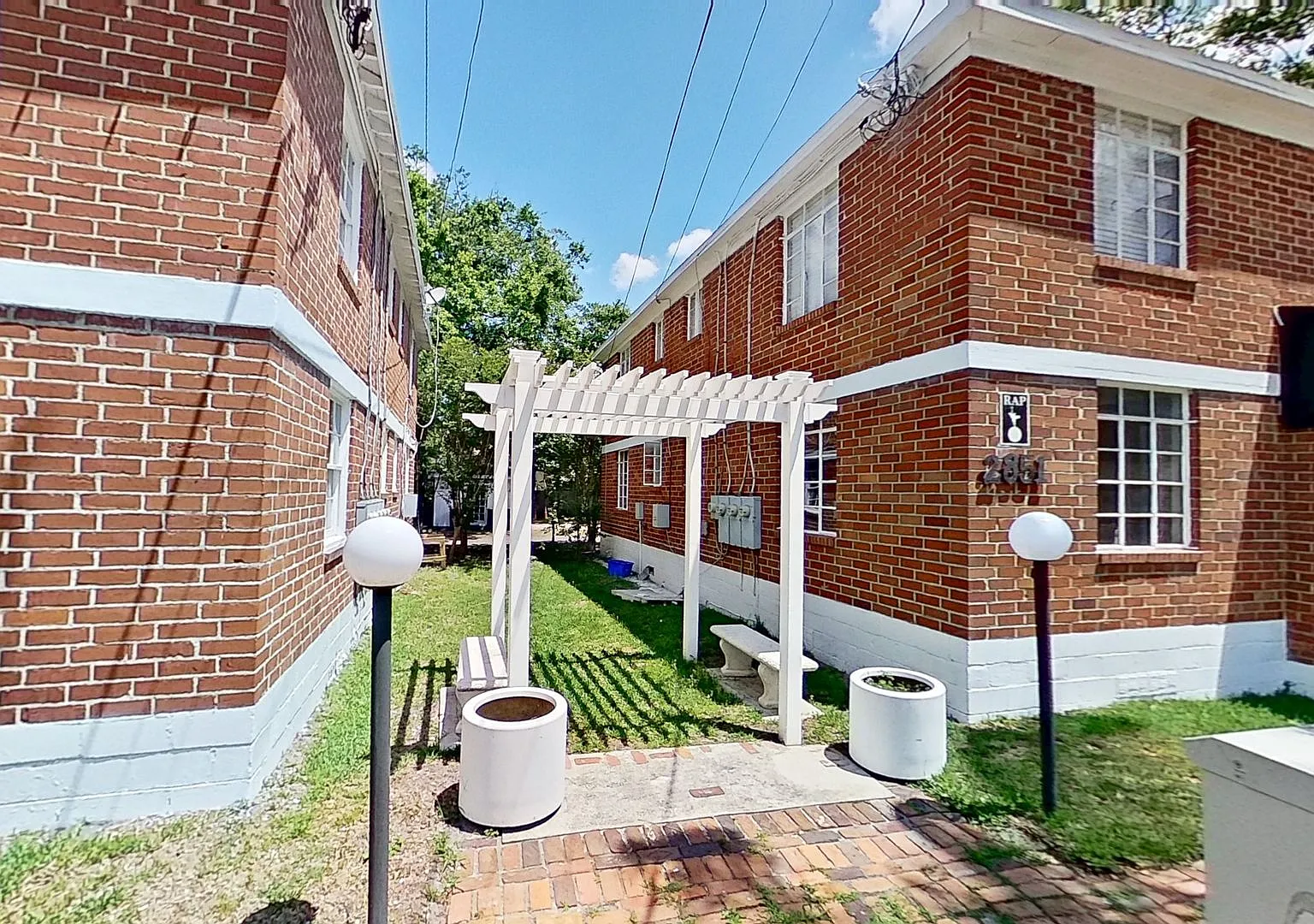 2853 College Street Quad — Photo 2