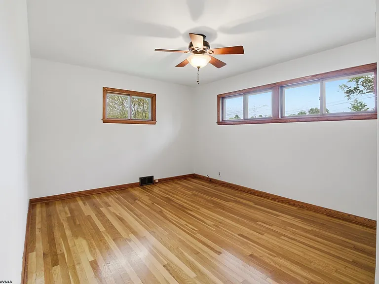 1217 Corvet Ave — Photo 12