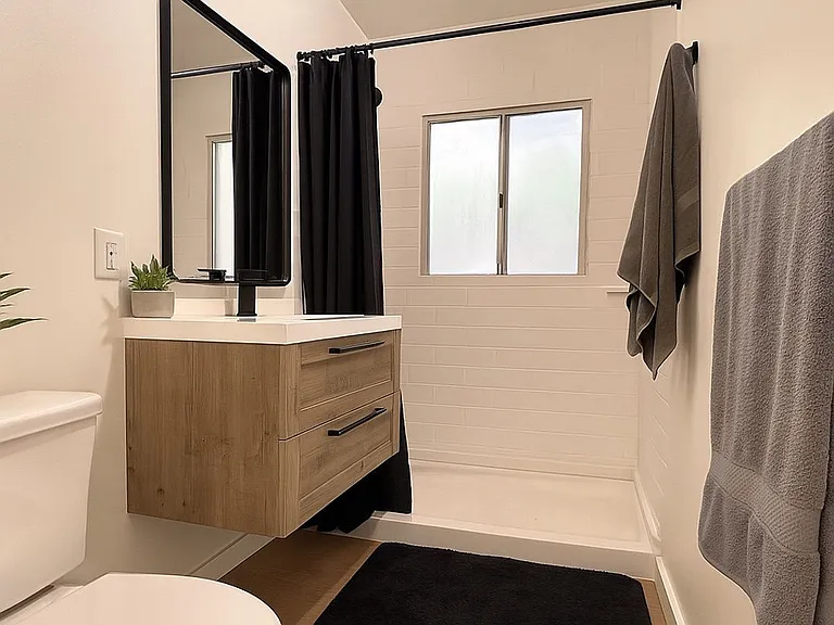 6819 N Figueroa St #21 — Photo 5