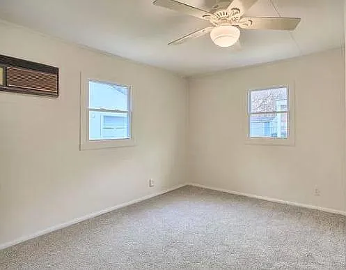 208 Crystal Lake Dr — Photo 9