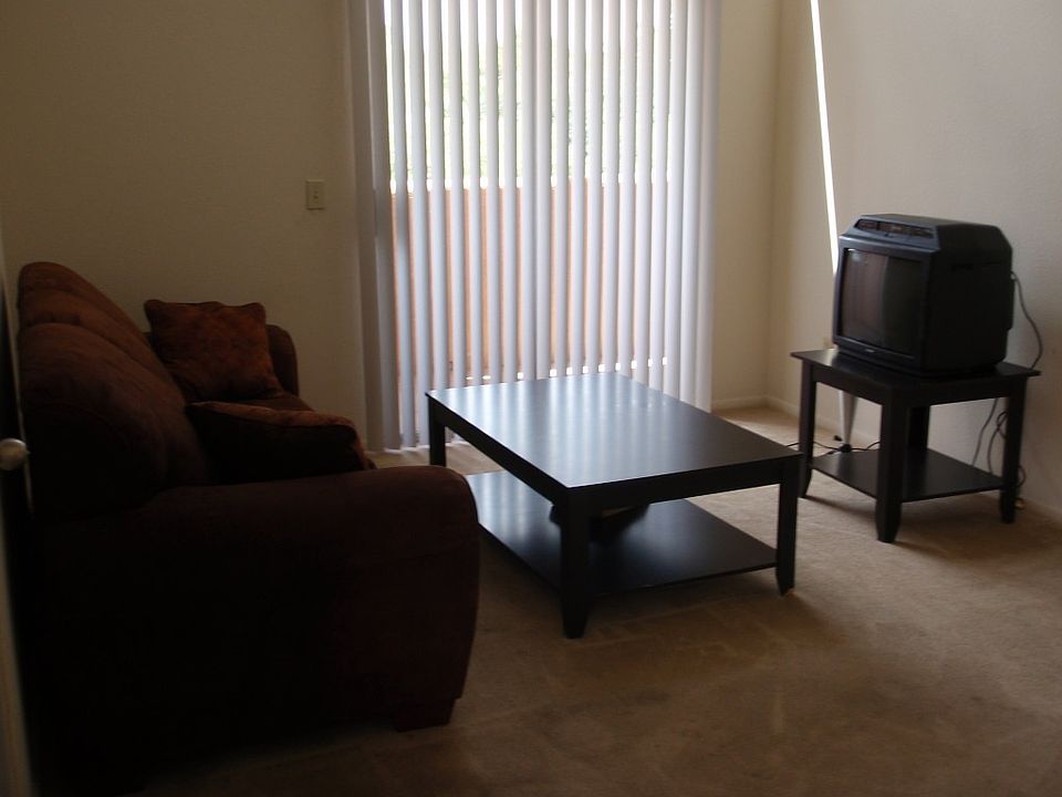 2nd image of 1810 E Blacklidge Dr