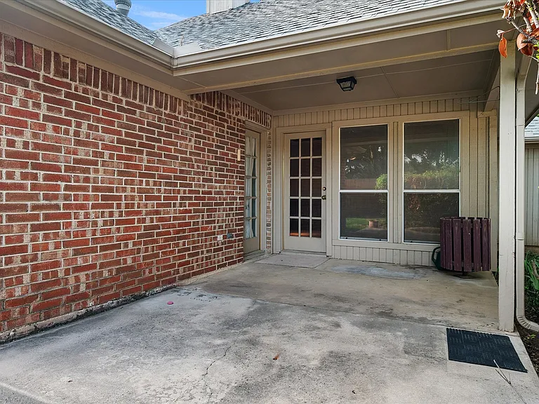 2201 Pendleton Ln — Photo 24