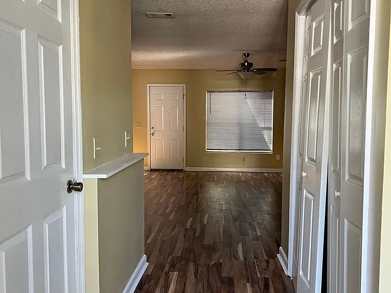 452 Sandy Oak Dr — Photo 2