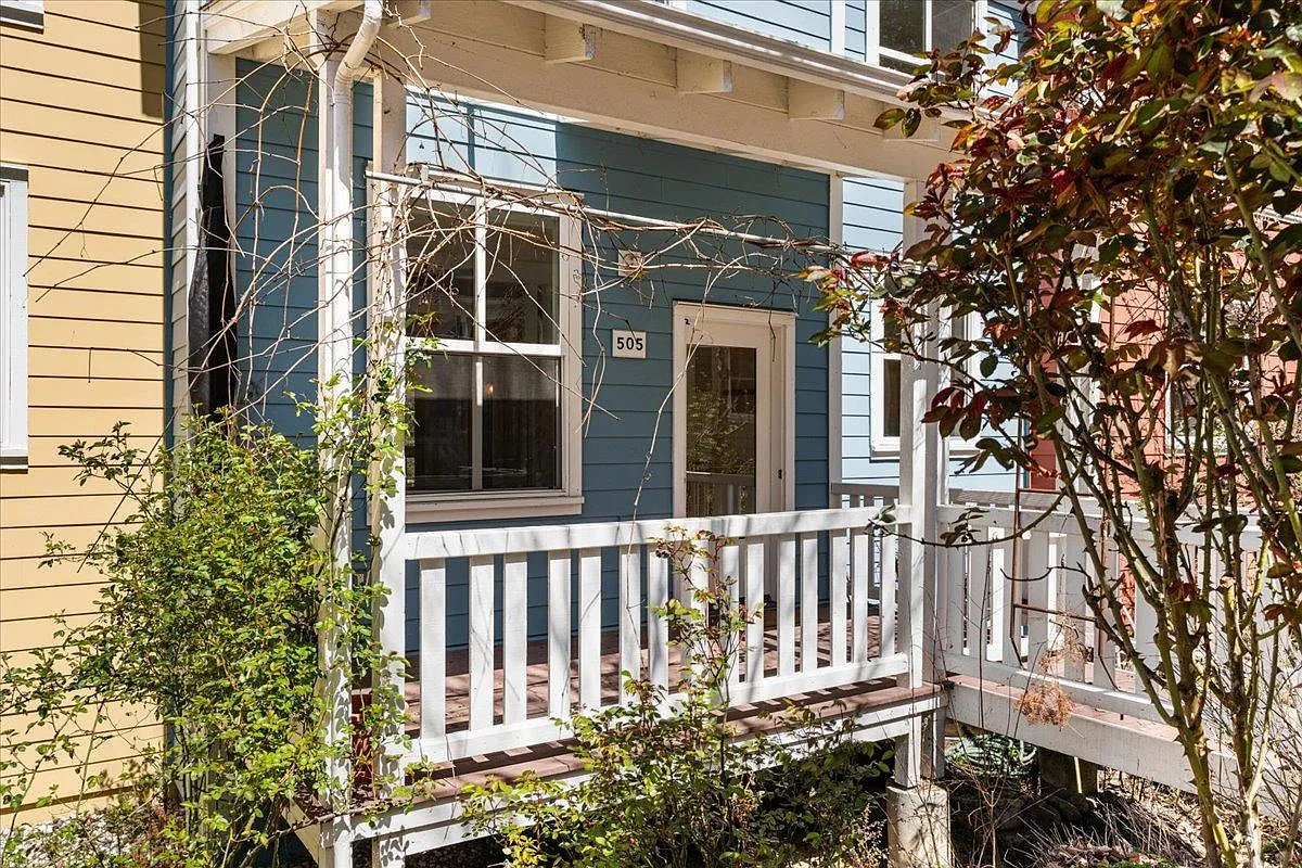 505 Redbud Way photo 1