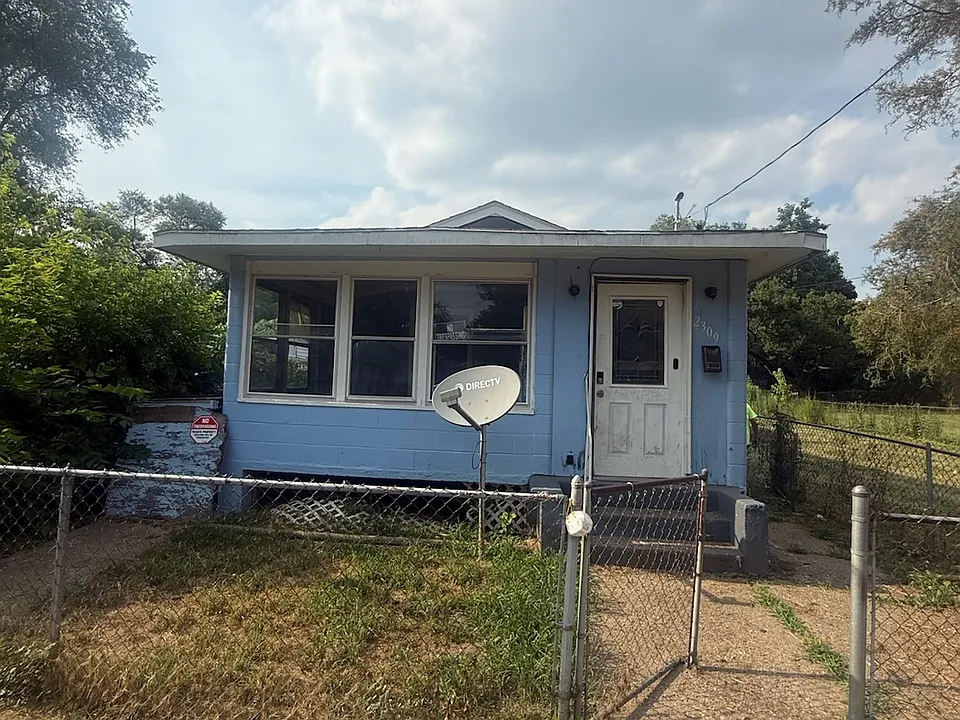 2309 W Malone Ave