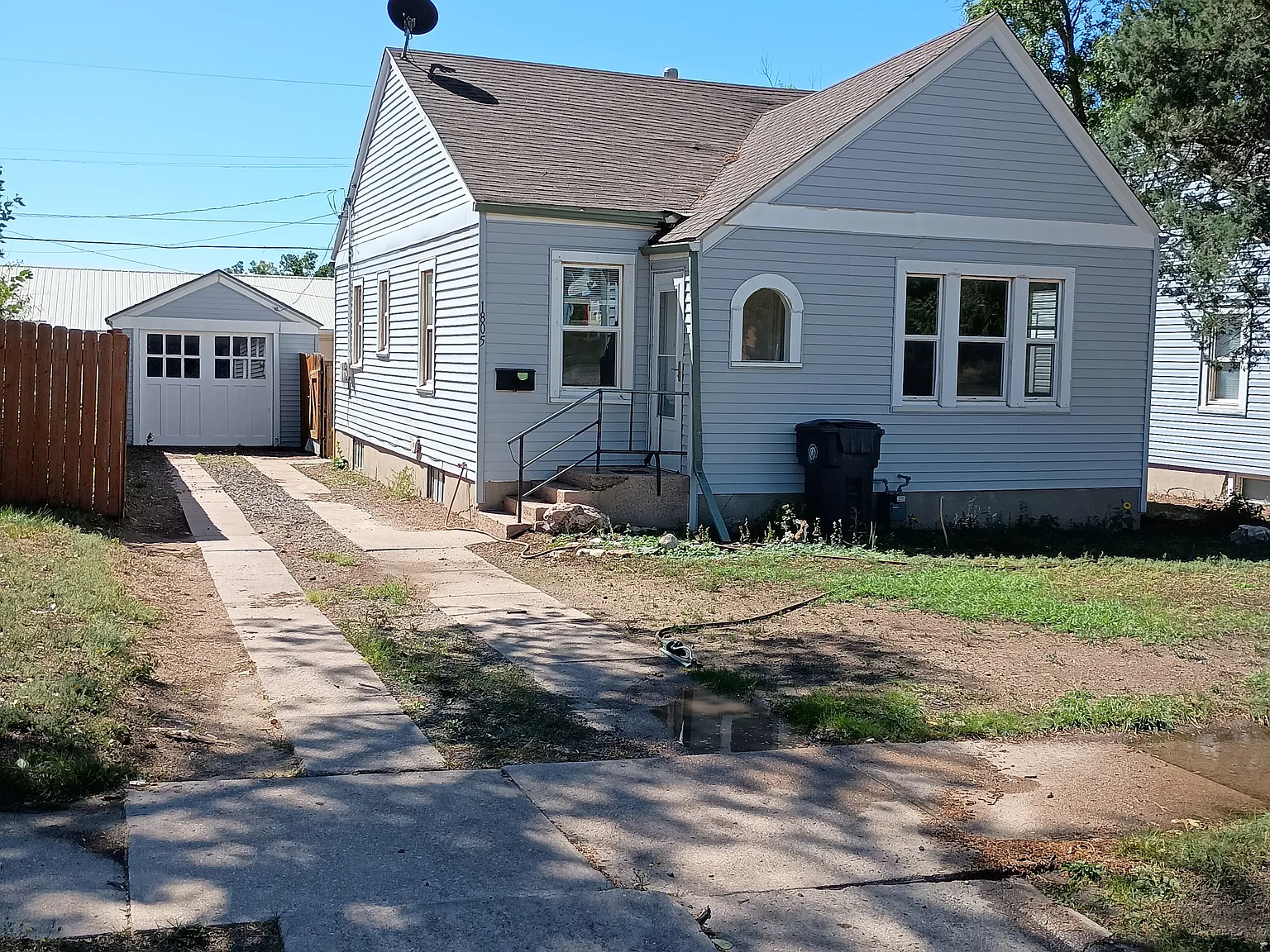 2 bed, 1400 sqft, $1,400 — Photo 2
