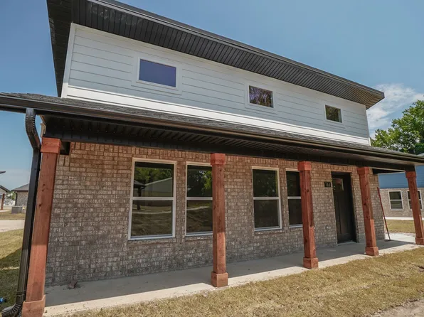 702 N Littleleaf Ter, Fayetteville, AR