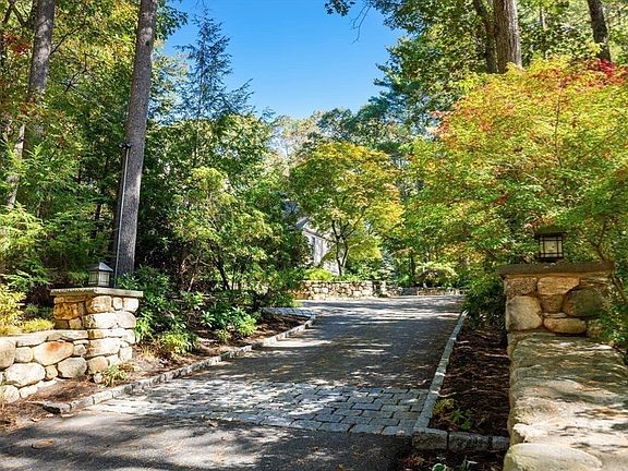 4th image of 101 Draper Rd