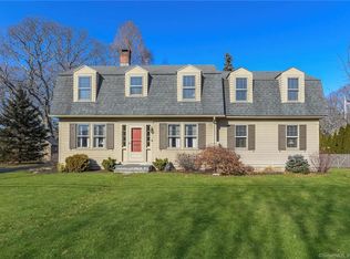 25 Leffingwell Rd, Clinton, CT 06413
