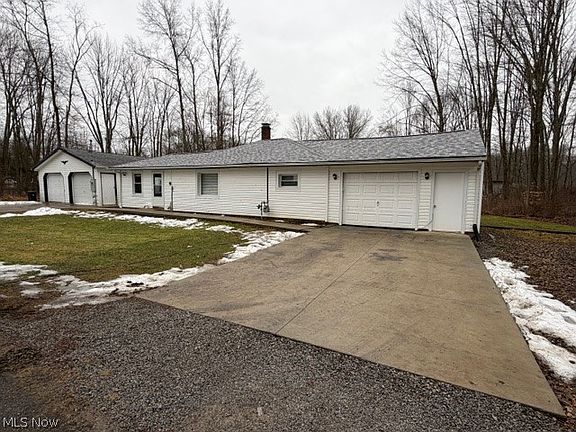 2nd image of 17911 Davis Rd