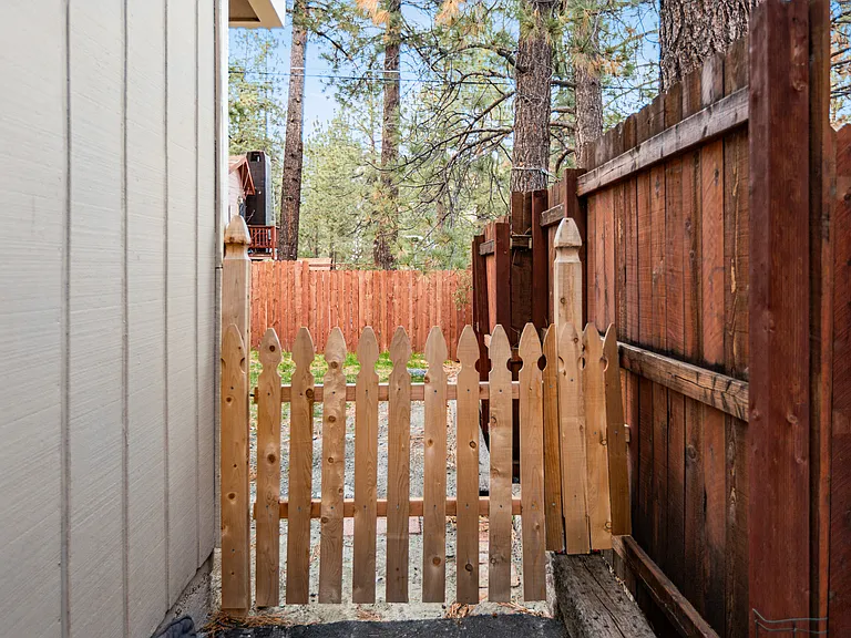 1832 Sparrow Rd — Photo 29