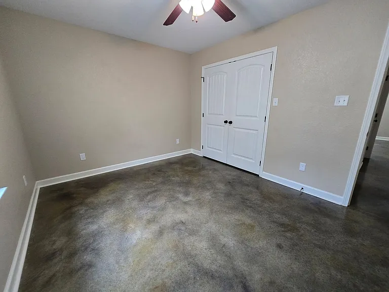 22217 Phillip Dr — Photo 6