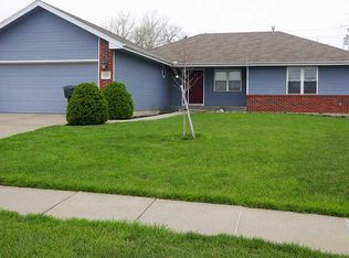 4125 SW Moundview Dr, Topeka, KS 66610