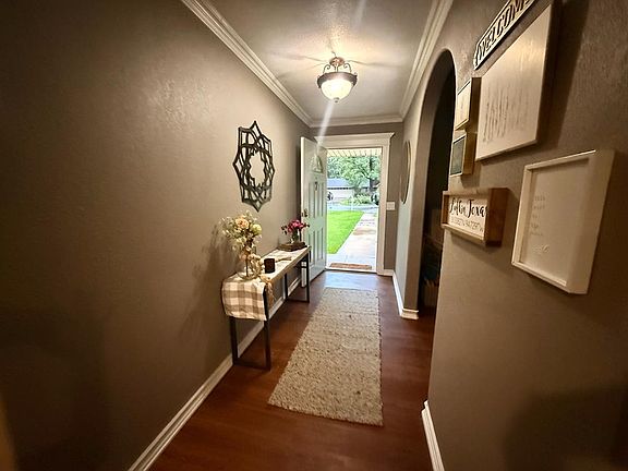 4th image of 7 Woodhue Ct