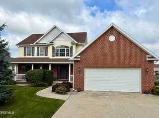 1726 Spring Forest Dr, Oregon, OH 43616