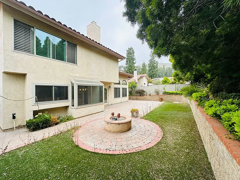 6635 Soaring Dr — Photo 51