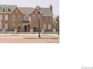 23 N Squirrel Rd #1, Auburn Hills, MI 48326