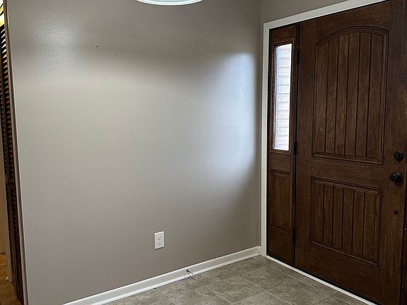 2nd image of 6809 White Oak Dr