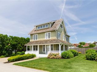 76 Crest St, Middletown, RI 02842