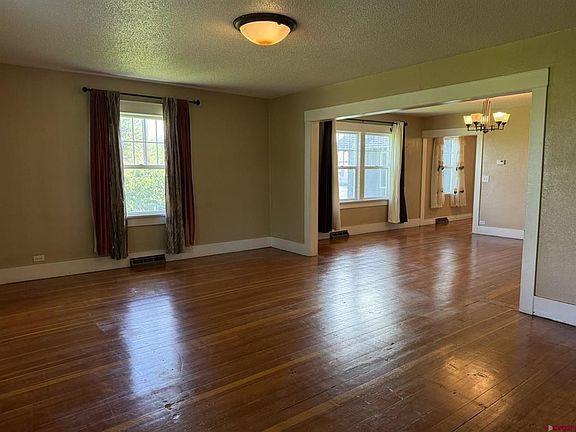 4th image of 906 Leon Street