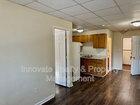 4th image of 29 E Logan Ave APT 3