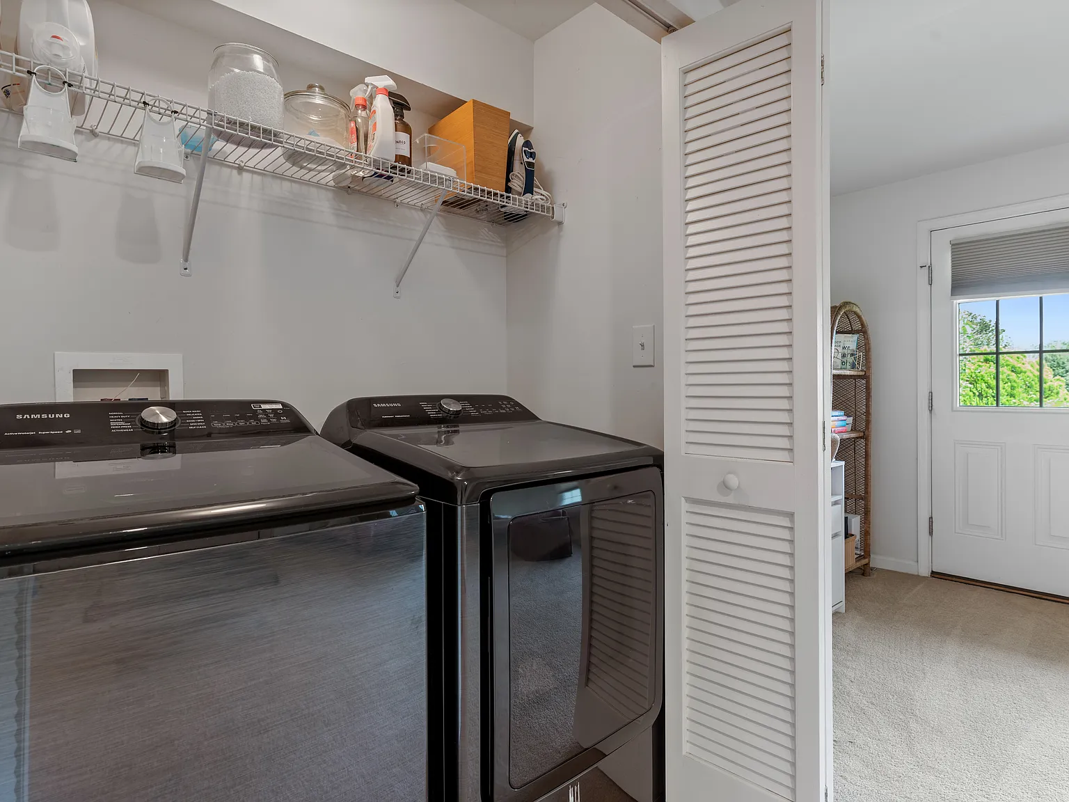 3 bed, 3.5 bath, 2100 sqft, $2,500 — Photo 4