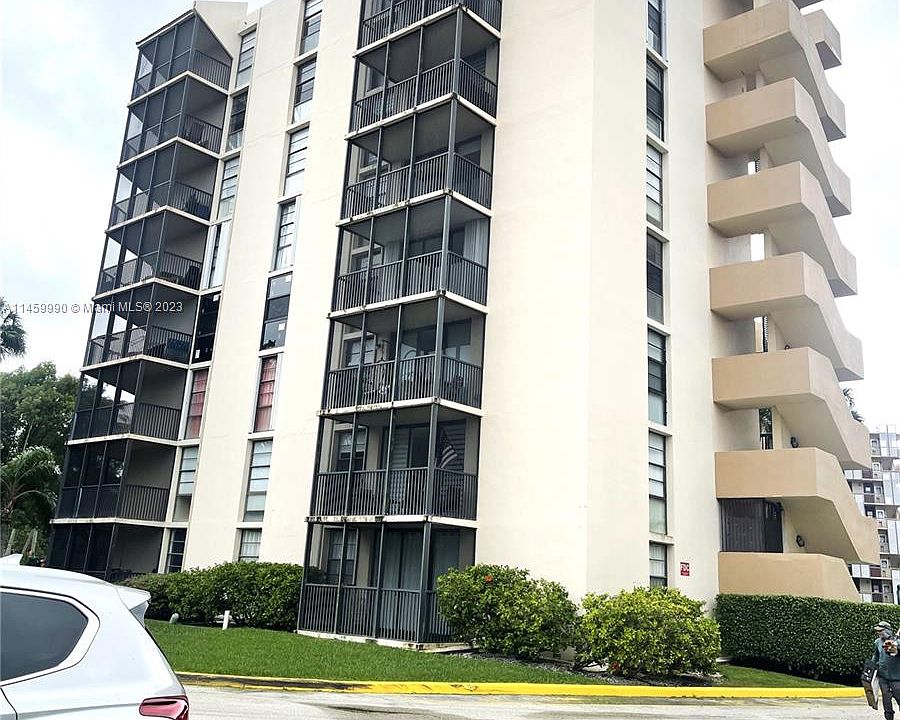 1st image of 3101 N Country Club Dr APT 507