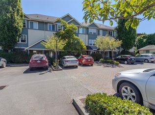 1019 N Park St #20, Victoria, BC V8T 5L4