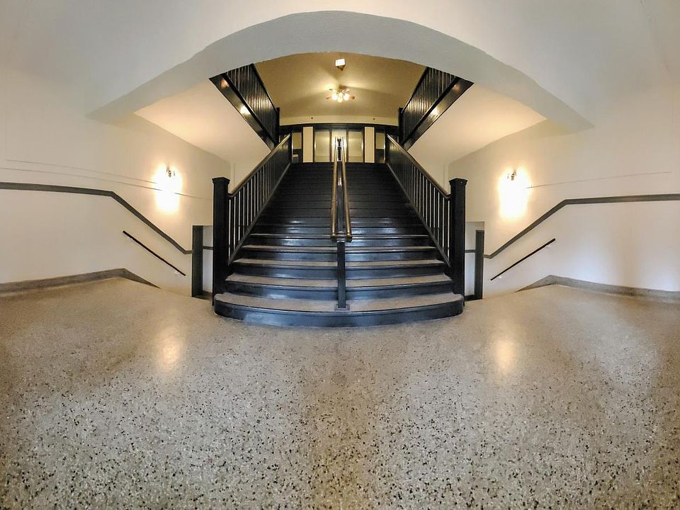1st image of 2208 8th St #G9