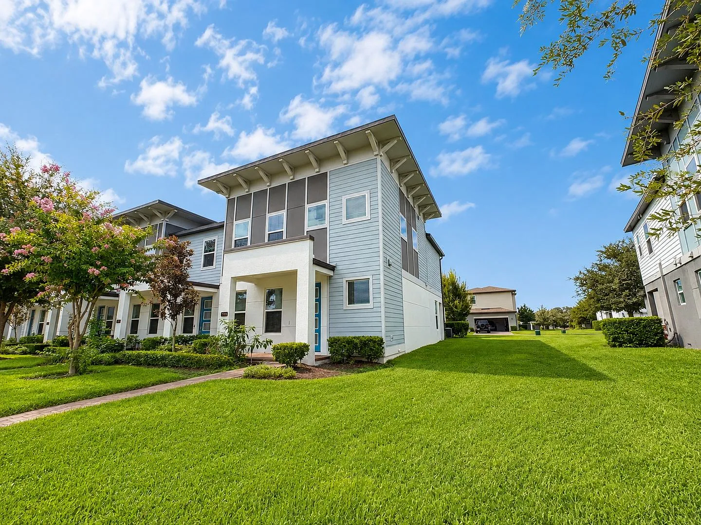 Outstanding 3 bedroom townhome located in the heart of Dr. Phillips area — Photo 2