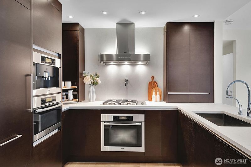 5th image of 99 Union Street #1205