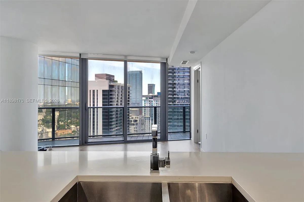 Building Photo - 801 S Miami Ave #4404