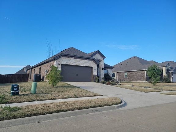 3rd image of 346 Sweetspire Dr
