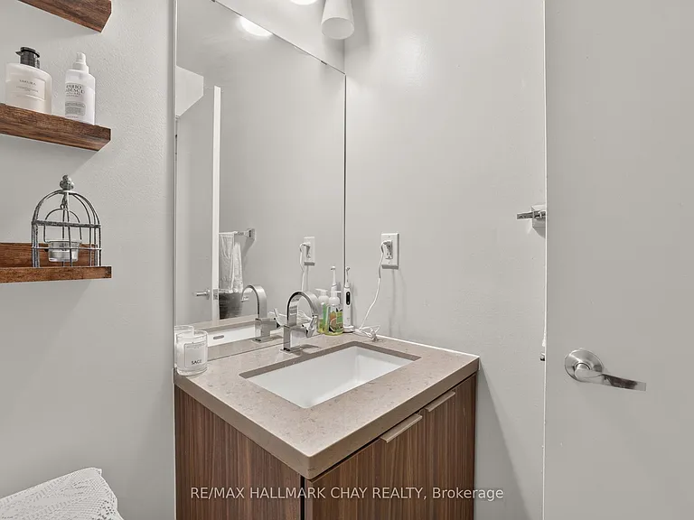 140 Broadview Ave #52 — Photo 13