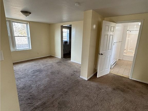 4th image of 44 Bellanca Ave #2
