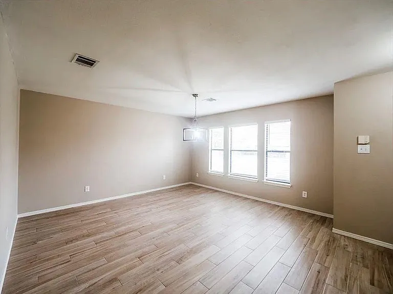 1173 Forest Bluff Trl — Photo 17