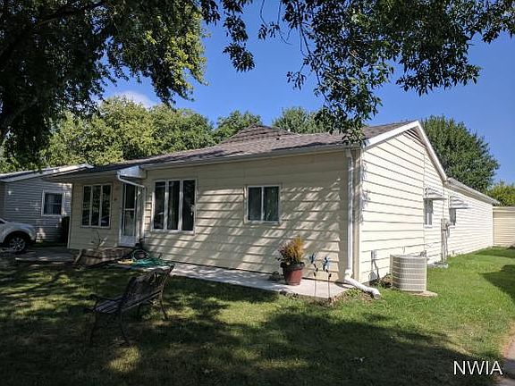 2nd image of 709 E 12th St