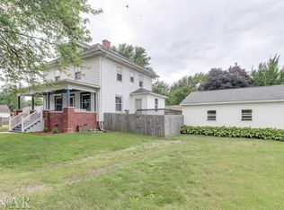 418 NE 2nd St, Hopedale, IL