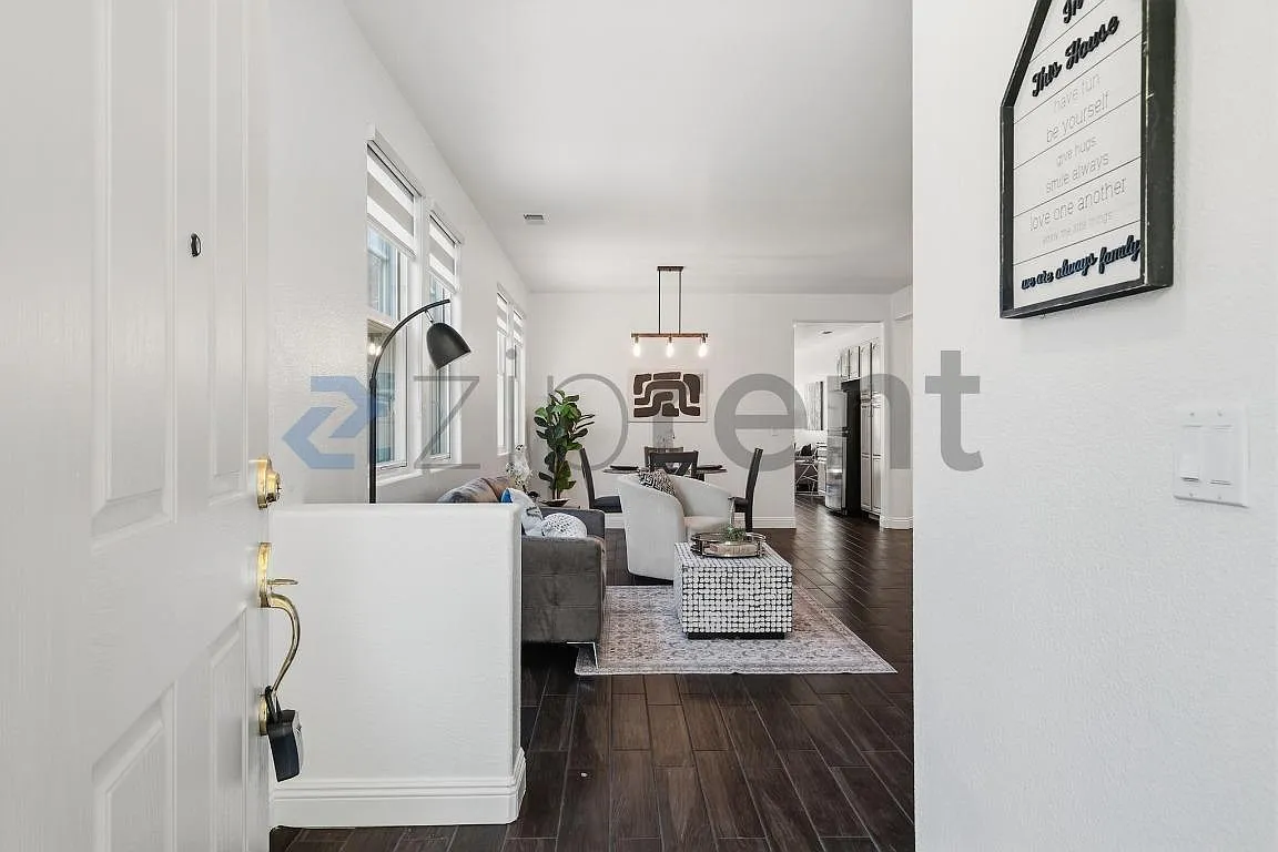 4 bed, 1964 sqft, $4,500 — Photo 4