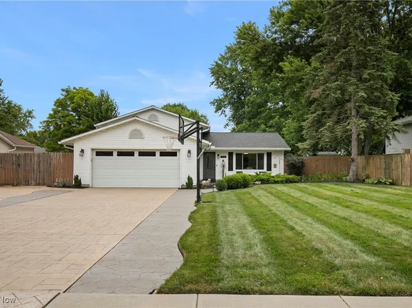 6351 Denise Dr, North Ridgeville, OH 44039