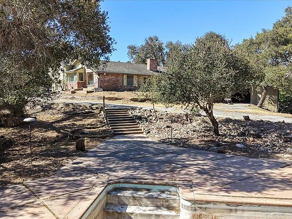 3rd image of 379 Corral De Tierra Rd