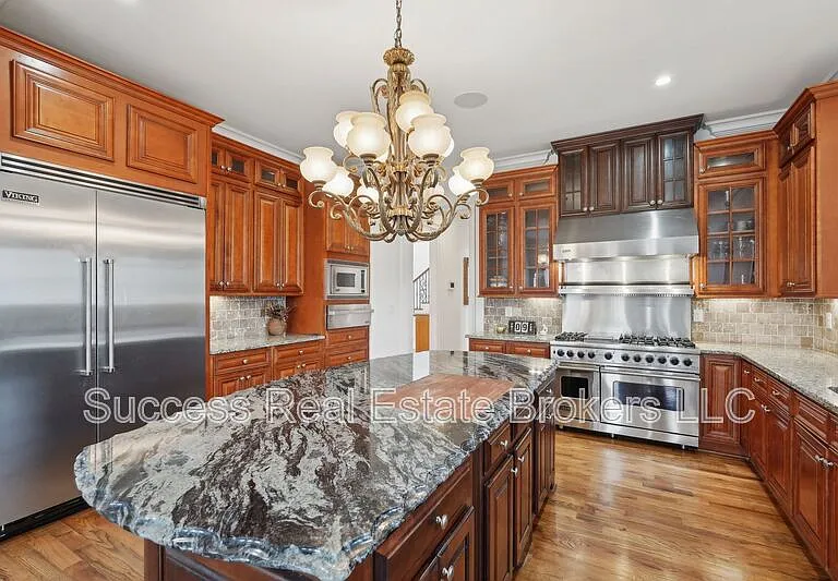 343 Summer Garden Dr — Photo 28