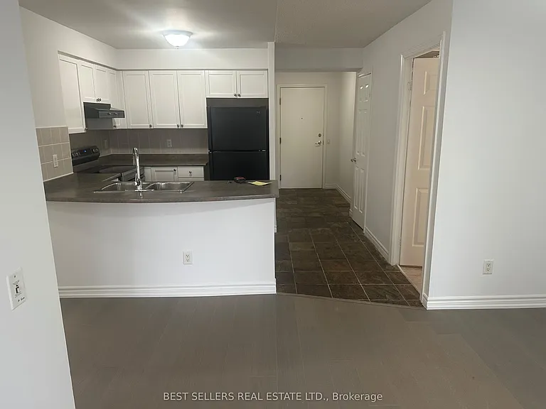 25 Kingsbridge Garden Cir #2321 — Photo 3