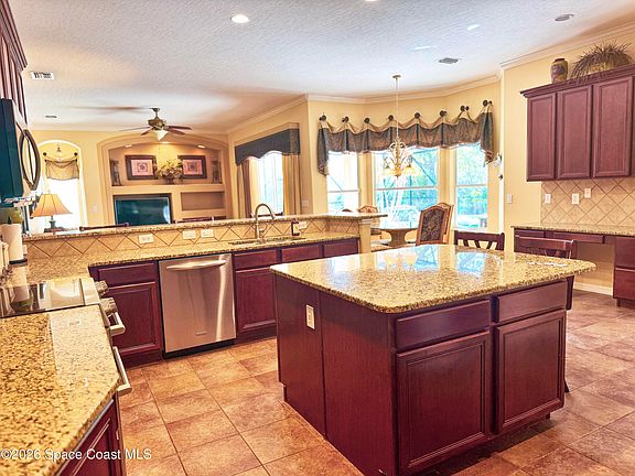 5th image of 3496 Peninsula Cir