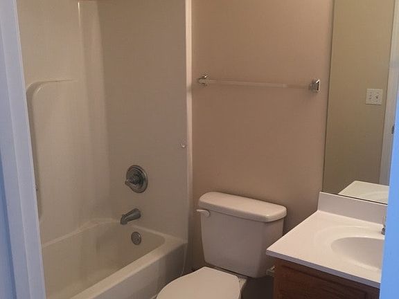 3rd image of 106 N Osprey Ct