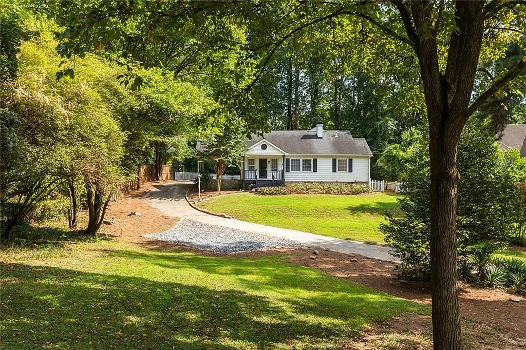 5 bed, 3100 sqft, $5,250 — Photo 1