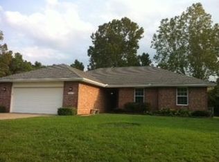 1024 W Meadowmere St, Springfield, MO 65807