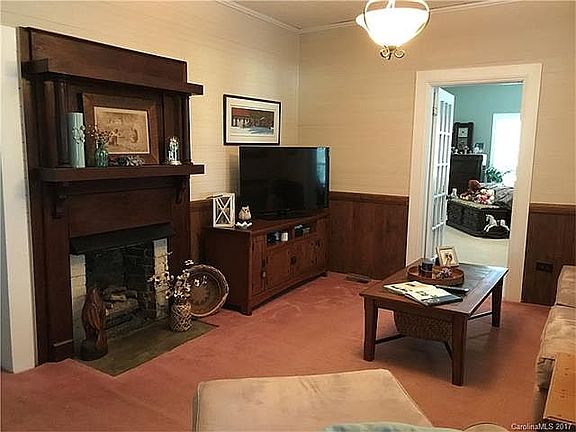 LIVING ROOM - BEFORE