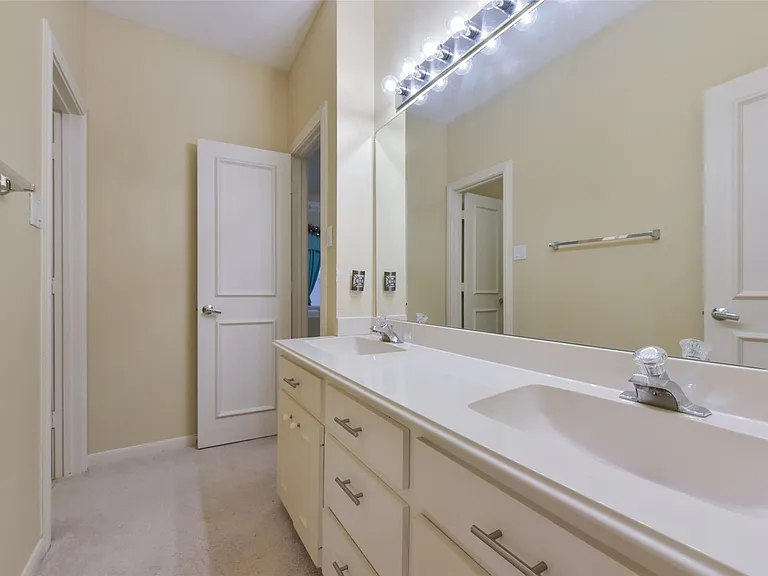 14810 Tumbling Falls Ct — Photo 20