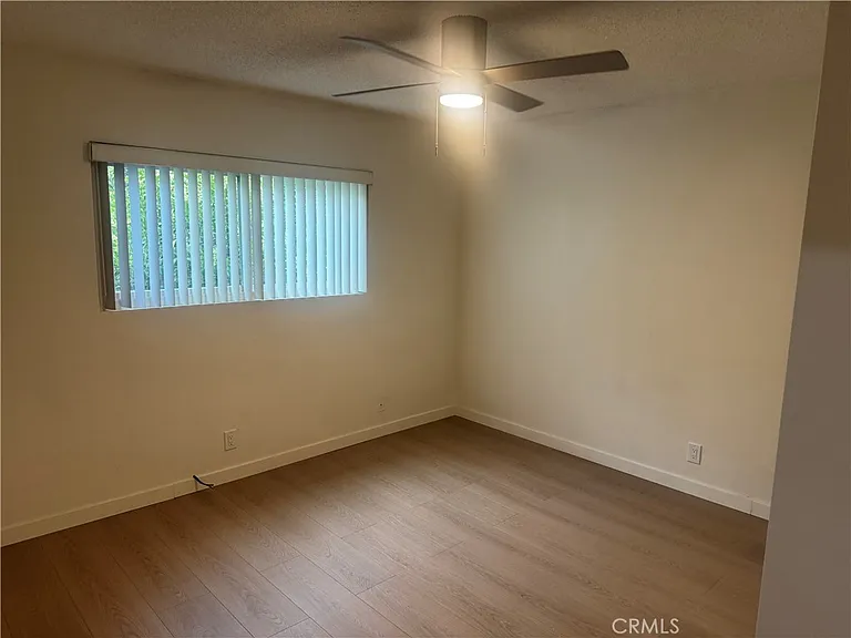 1041 Bennett Ave — Photo 13